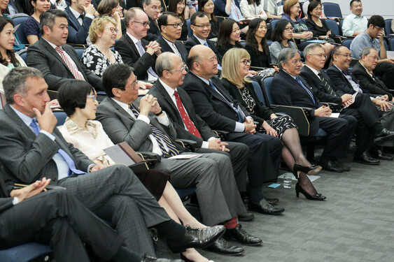 公开讲座吸引了逾200位人士参与，包括香港司法机构法官、圣休学院嘉宾、法律界知名人士、校友、师生及公众人士等。