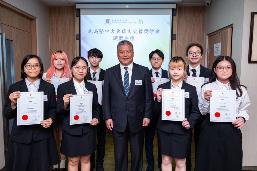 Mr. Benedict Sin took a group photo with scholarship recipients of cohort 2022-23