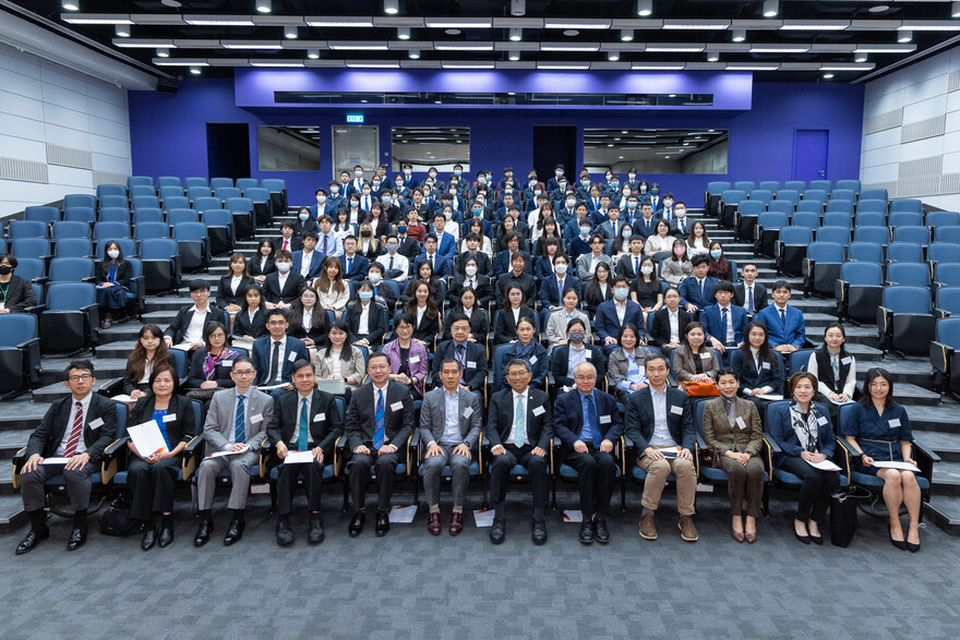 Group Photo of honourable guests and scholars