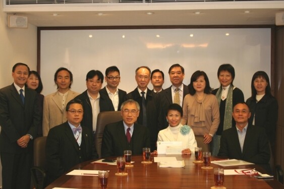 A group picture of representatives of the Fund and staff of CUHK.