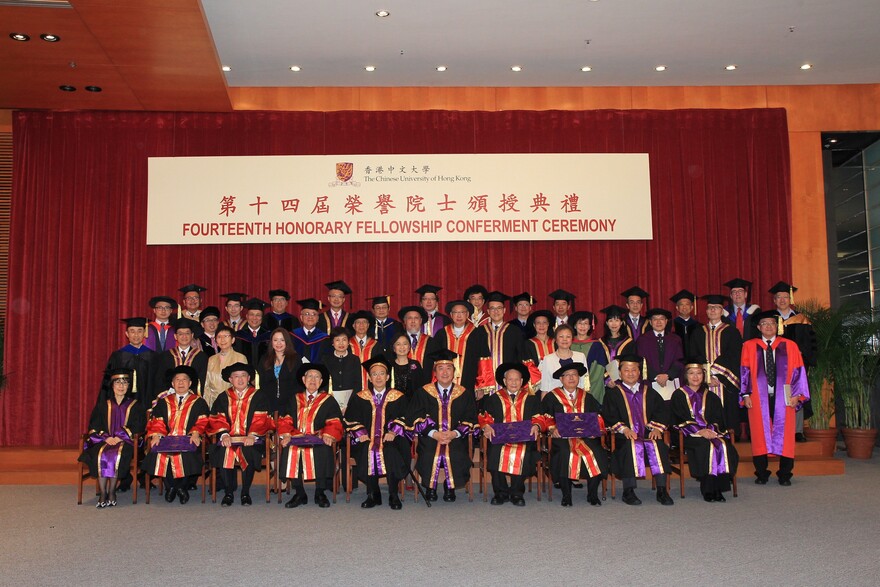 Group photos of the five honorary fellows, Council Chairman Dr. Vincent Cheng (5th left, front row), Vice-Chancellor Prof. Joseph Sung (5th right, front row), Provost Prof. Benjamin Wah (2nd right, front row), and Pro-Vice-Chancellors Prof. Prof. Fanny Cheung (1st left, front row) and Prof. Poon Wai-yin (1st right, front row).