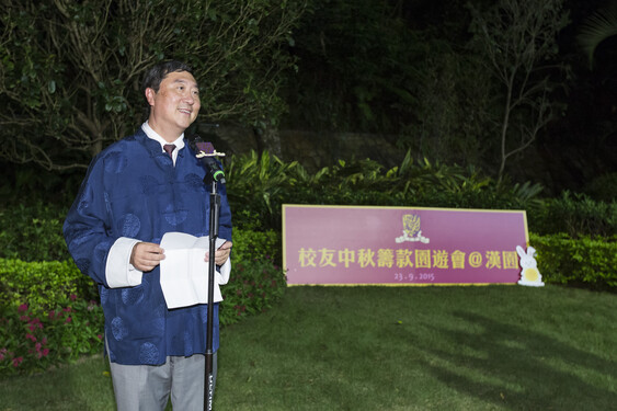 Professor Joseph Sung delivered his welcoming speech<br />
