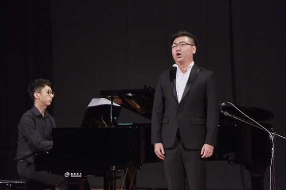 Opera singing performance by CUHK alumnus Mr Wesley Lam (Piano: CUHK student: Mr Perry Lau).