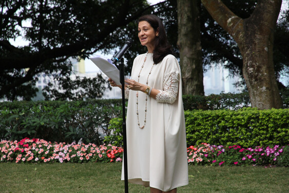 Mrs Sagiri Dayal, new Chair of the Friends of the Art Museum, addressed the audience.